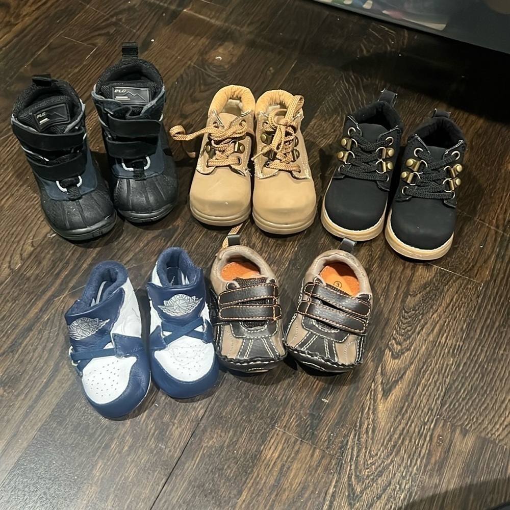 FIVE pairs of infant shoes. All size 3.